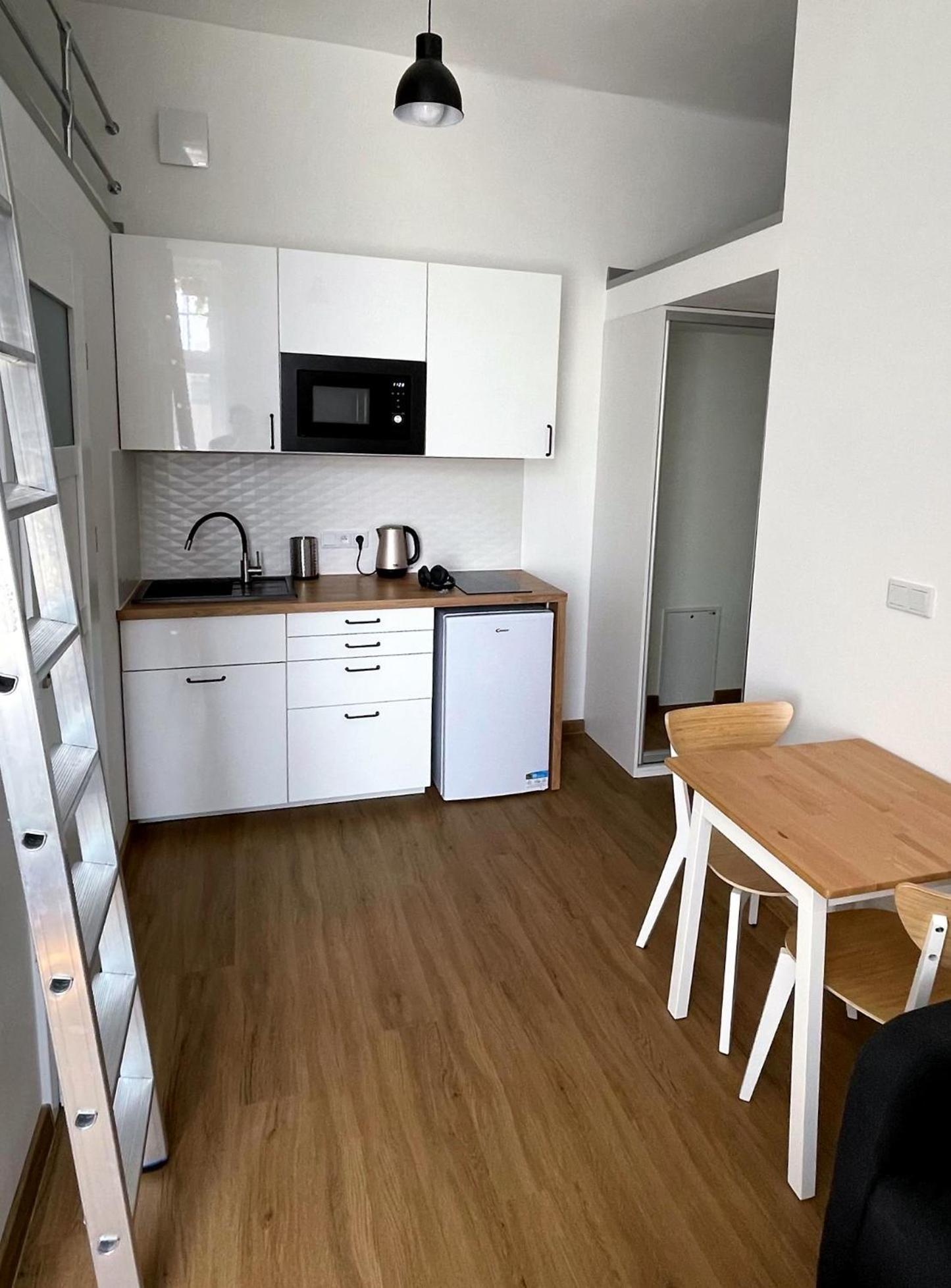 Old Town Stage Apartment One كراكوفيا المظهر الخارجي الصورة