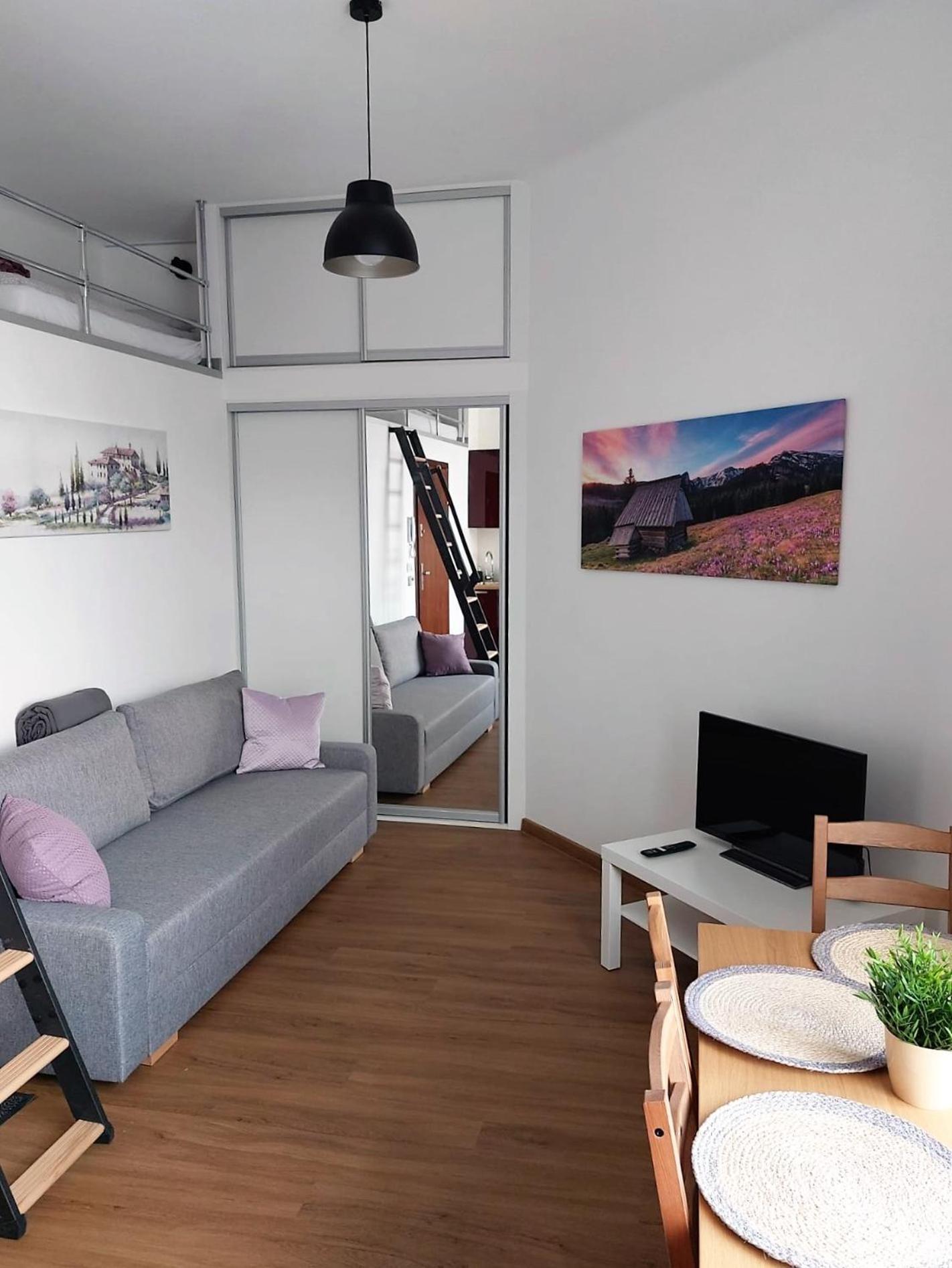 Old Town Stage Apartment One كراكوفيا المظهر الخارجي الصورة